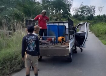Warga Siluluk dan Sungai Lansek Nagari Siguntur Gelar Goro Bersihkan Jalan Pulau Punjung – Bukit Lantak