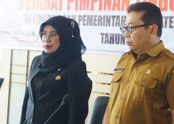 Bupati Dharmasraya Lantik 9 Pejabat Baru, Tegaskan Harus Amanah dan Kinerja