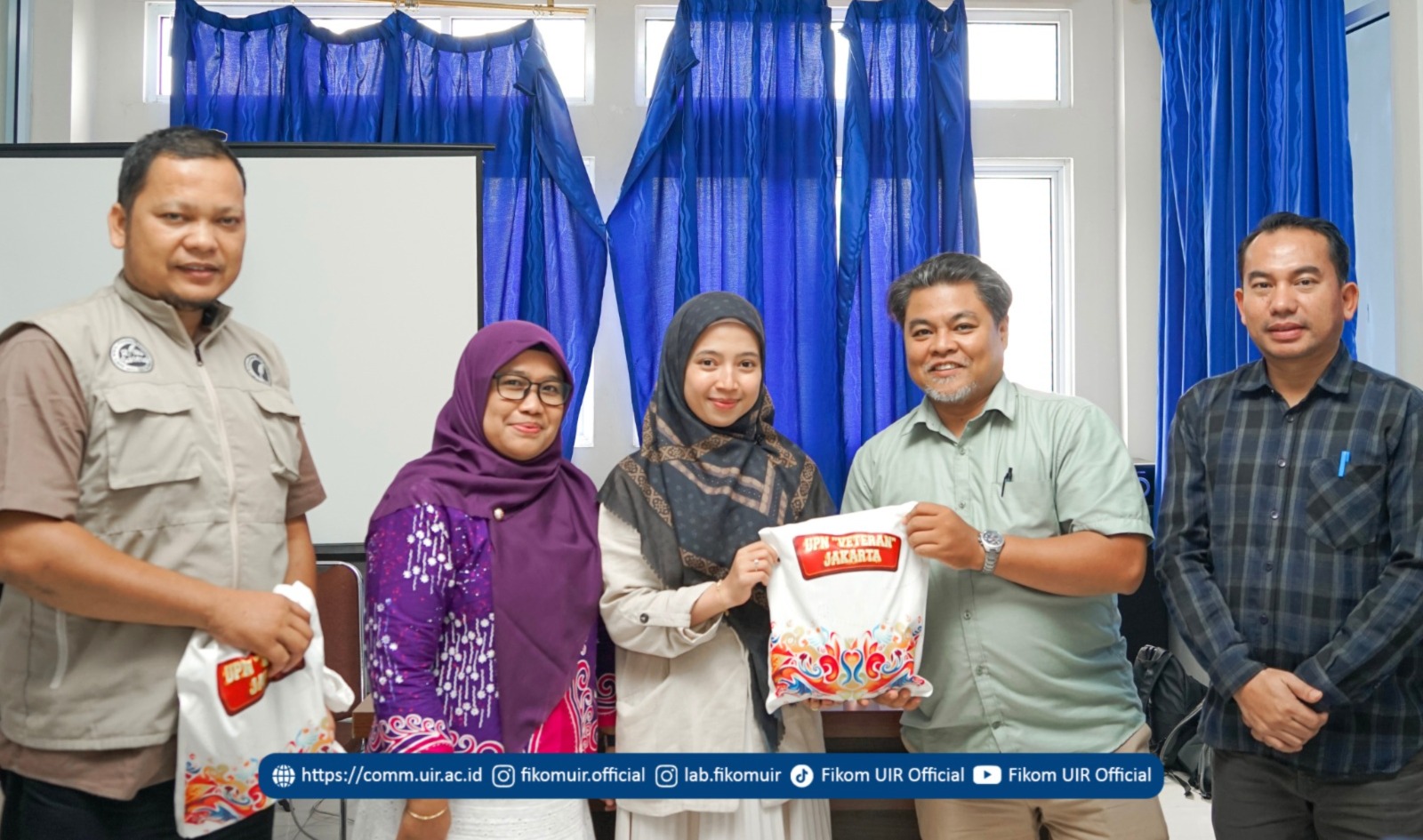 Kolaborasi PKM Nasional FISIP UPN Veteran Jakarta, FIKOM UIR dan Komunitas Riau Sastra.