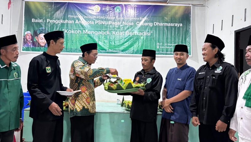 PSNU Dharmasraya gelar Tasyakuran dalam rangka Bai’at dan Pengukuhan anggota baru Pagar Nusa (PSNU) Dharmasraya, Minggu (28/9/2025). (Foto: Ist)