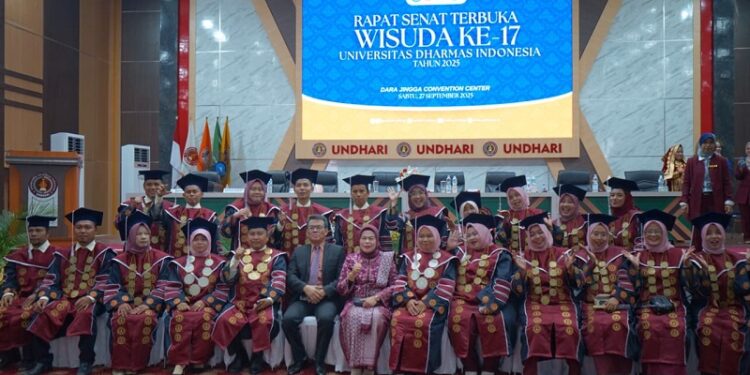 Undhari Kukuhkan 526 Wisudawan pada Wisuda ke-17