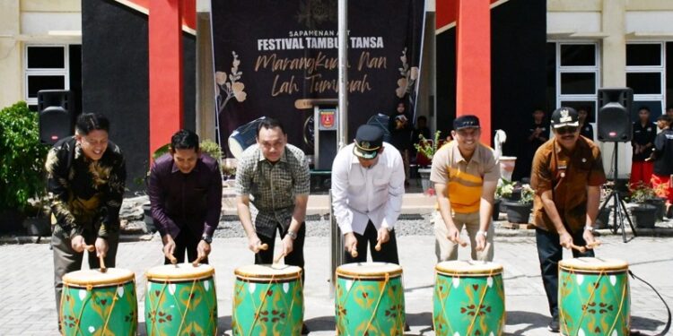 Festival Tambua Tansa, Wabup Agam Ajak Warga Teguhkan Kecintaan Budaya Minang