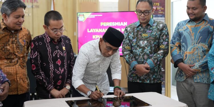 Komisi Pemilihan Umum (KPU) Kota Padang resmi meluncurkan layanan Pejabat Pengelola Informasi dan Dokumentasi (PPID) Mandiri.[foto : ist]