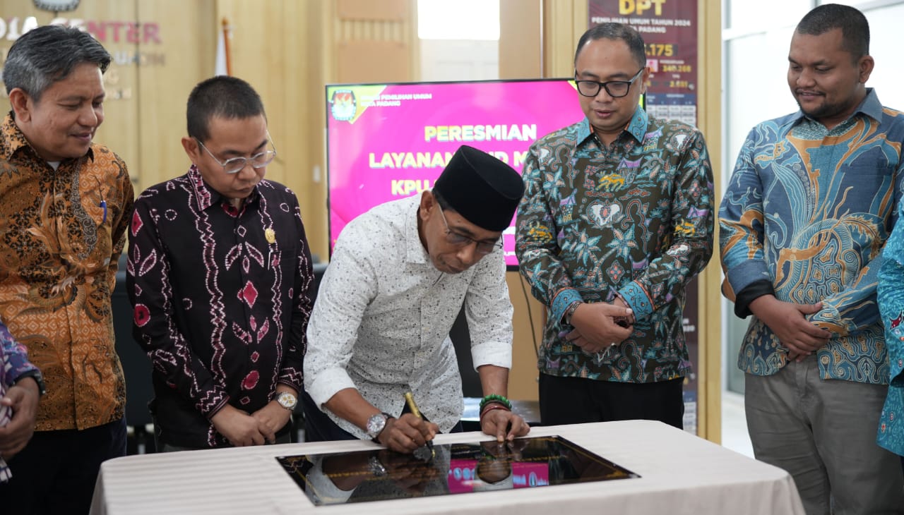Komisi Pemilihan Umum (KPU) Kota Padang resmi meluncurkan layanan Pejabat Pengelola Informasi dan Dokumentasi (PPID) Mandiri.[foto : ist]