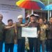 Gubernur Sumatera Barat, Mahyeldi Ansharullah, bersama sejumlah pejabat daerah dan jajaran PLN.[foto : ist]