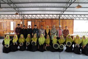 Wawako Padang Maigus Nasir Tinjau Tim Qosidah Kota Padang yang mewakili Sumbar ke tingkat nasional, Jumat (3/10). (Foto: Ist)