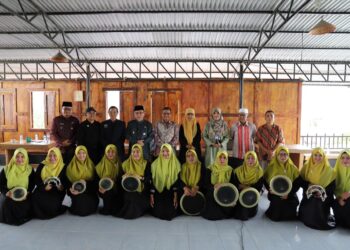 Wawako Padang Maigus Nasir Tinjau Tim Qosidah Kota Padang yang mewakili Sumbar ke tingkat nasional, Jumat (3/10). (Foto: Ist)