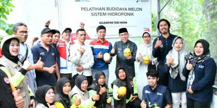 Wawako Maigus Nasir mengapresiasi petani muda, Kamis (3/10).(Foto: Ist)