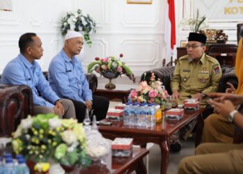 Wawako Maigus Nasir saat menerima kunjungan Dewan Pendidikan Sumbar, Senin (6/10).(Foto: Ist)