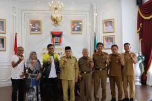 Wawako Padang Maigus Nasir menerima kunjungan Pengurus PELTI Kota Padang, Senin (6/10).(Foto: Ist)