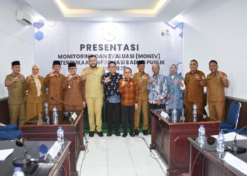 Walikota Padang Fadly Amran mengikuti, Presentasi Monitoring dan Evaluasi (Monev) Keterbukaan Informasi Badan Publik Tahun 2025 yang dilaksanakan oleh Komisi Informasi (KI) Provinsi Sumatera Barat (Sumbar), Selasa (7/10).(Foto: Ist)