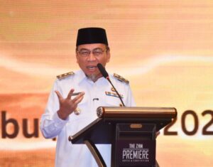Wawako Padang Maigus Nasir Hadiri Pelantikan Lulusan Sekolah Menengah Kejuruan - Sekolah Menengah Analis Kimia (SMK–SMAK) Padang Angkatan ke-57, yang digelar di The ZHM Premiere Hotel Padang, Rabu (8/10).(Foto: Ist)