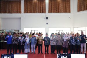 Wakil Wali Kota Padang Maigus Nasir hadiri, kegiatan Pengukuhan dan Bimbingan Teknis (Bimtek) Pengurus Unit Pengumpul Zakat (UPZ) di Kota Padang, yang berlangsung di Gedung Bagindo Aziz Chan, Kantor Balai Kota Aie Pacah, Kamis (9/10).