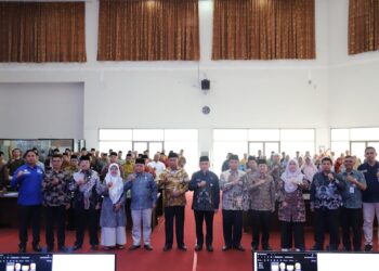 Wakil Wali Kota Padang Maigus Nasir hadiri, kegiatan Pengukuhan dan Bimbingan Teknis (Bimtek) Pengurus Unit Pengumpul Zakat (UPZ) di Kota Padang, yang berlangsung di Gedung Bagindo Aziz Chan, Kantor Balai Kota Aie Pacah, Kamis (9/10).