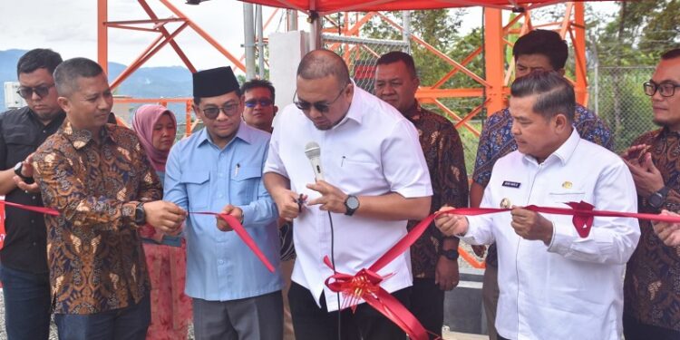 Andre Rosiade dan Bupati Agam Resmikan BTS Telkomsel di Pintu Angin