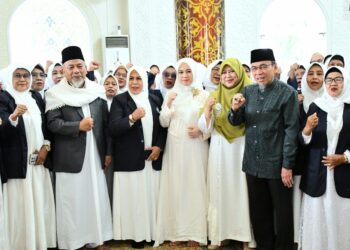 Wakil Wali Kota (Wawako) Padang Maigus Nasir, hadiri acara Pengukuhan Pengurus Majelis Taklim Yasin (MTY) Kota Padang Periode 2025-2030, di Masjid Al Hakim Pantai Padang, Minggu (12/10).