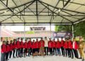 Wagub Sumbar, Vasco Ruseimy bersama atlet pencak silat Sumbar.[foto : ist]