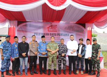 Wali Kota Padang Fadly Amran hadiri, peletakan batu pertama pembangunan fisik 800 gerai, pergudangan, dan fasilitas pendukung Koperasi Desa/Kelurahan Merah Putih di Kelurahan Alai Parak Kopi, Kecamatan Padang Utara, Jumat (17/10).