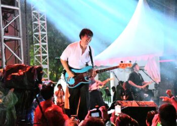 Wali Kota Padang Fadly Amran, hadiri event Mendadak Festival (Menfest) by Kadin yang berlangsung meriah di pelataran parkir GOR H. Agus Salim, Jumat (17/10).