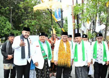 Wali Kota Padang Fadly Amran, hadiri prosesi pelantikan pengurus Pimpinan Daerah (PD) Persatuan Tarbiyah Islamiyah (Perti) dan Persatuan Wanita Tarbiyah Islamiyah (Perwati) Sumatera Barat (Sumbar) masa bakti 2025-2030, di Gedung Bagindo Aziz Chan Youth Center, Sabtu (18/10)..