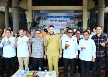 Hotel legendaris yang pernah menjadi primadona di Kota Padang itu, kini dimiliki dan akan dikelola oleh OSO Group di bawah kepemimpinan Ketua Umum Dewan Pengurus Pusat (DPP) Gebu Minang, Oesman Sapta.