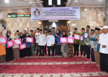 Wakil Wali Kota Padang Maigus Nasir, saat menghadiri subuh mubarakah dan penyerahan dana operasional Triwulan III bagi Ketua RT, RW, Guru TPQ/TQA, MDT, Imam Masjid, serta Kader Posyandu dan PAUD di Masjid Raya Nagari Nanggalo Surau Gadang, Selasa (28/10).(Foto: Ist)