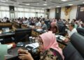 Rapat Badan Anggaran (Banggar) DPRD Sumbar bersama Tim Anggaran Pemerintah Daerah (TAPD) yang membahas Rancangan APBD Tahun 2026.[foto : ist]