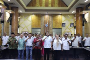 Wali Kota Padang Fadly Amran  secara resmi, membuka kegiatan Forum Group Discussion (FGD) penyusunan Masterplan Smart City Kota Padang yang digelar di Ruang Abu Bakar Ja’ar, Balai Kota Aia Pacah, Rabu (29/10).(Foto:Ist)