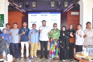Wali Kota Padang Fadly Amran mengadakan, pertemuan dengan Forum Tanggung Jawab Sosial dan Lingkungan Badan Usaha (TJSLBU) Provinsi Sumatera Barat Sumbar), di Satiga Coffee dan Resto, Kelurahan Batang Arau, Kecamatan Padang Selatan, Rabu (29/10).(Foto: Ist)