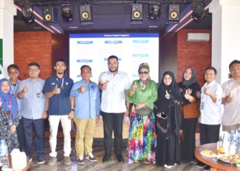 Wali Kota Padang Fadly Amran mengadakan, pertemuan dengan Forum Tanggung Jawab Sosial dan Lingkungan Badan Usaha (TJSLBU) Provinsi Sumatera Barat Sumbar), di Satiga Coffee dan Resto, Kelurahan Batang Arau, Kecamatan Padang Selatan, Rabu (29/10).(Foto: Ist)