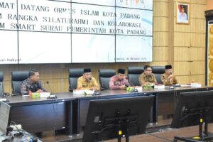 Wakil Wali Kota Padang  Maigus Nasir  secara resmi, membuka  Pertemuan Tokoh Organisasi Masyarakat (Ormas) Keagamaan Islam se-Kota Padang yang digelar di Ruang Abu Bakar Ja’ar, Balai Kota Aie Pacah, Kamis (30/10).(Foto:Ist)