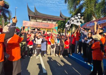 jalan Sehat Bersama PT Garam Lososa.[foto : ist]