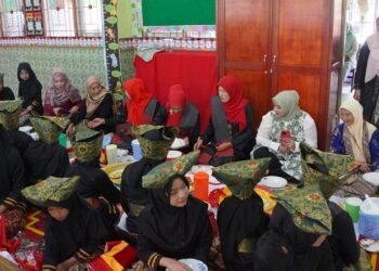 Tradisi Makan Bajamba Jadi Cara Sekolah Tanamkan Budaya Minang Sejak Dini