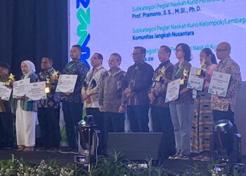 Dosen Unand Pramono Raih Penghargaan Pelestarian Naskah Kuno Perpusnas RI