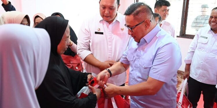 Pemko Bukittinggi dan Baznas Salurkan Bantuan untuk Korban Kebakaran di Birugo