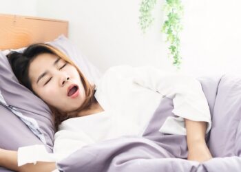 Bahaya Bernapas Lewat Mulut Saat Toidur bagi Gigi dan Wajah