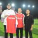 Wali Kota Padang Fadly Amran, secara resmi menutup ajang Manufer Super League 2025 yang digelar di Lapangan Mini Soccer Top Score Arena, Tunggul Hitam, Kecamatan Koto Tangah, Jumat (31/10).(Foto:Ist)