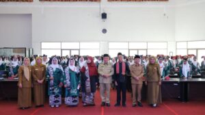 Wakil Wali Kota Padang Maigus Nasir, secara resmi membuka kegiatan sosialisasi bertema “Peran Bundo Kanduang dalam Mewariskan Nilai-Nilai Adat, Budaya, dan Agama bagi Generasi Muda untuk Mendukung Smart Surau”, di Gedung Bagindo Aziz Chan, Balai Kota Aia Pacah, Senin (3/11).(Foto:Ist)