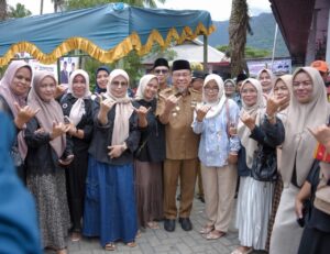 Wakil Wali Kota Padang Maigus Nasir secara resmi, membuka Expo Pendidikan SD Negeri 13 Batu Gadang, Kecamatan Lubuk Kilangan, Selasa (4/11).(Foto:Ist)