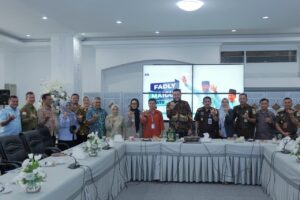 Wali Kota Padang Fadly Amran menerima kunjungan silaturahmi Kepala Kejaksaan Negeri (Kajari) Kota Padang yang baru, Koswara, Kamis (6/11) di Balai Kota Padang, Aie Pacah.(Foto:Ist)