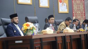 Ketua DPRD Kota Padang Muharlion pimpin Sidang Paripurna DPRD Kota Padang 