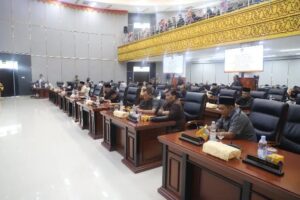 Sidang Paripurna Jawaban Walikota Padang Terhadap Pandangan Fraksi-fraksi Tentang RAPBD Tahun 2026.
