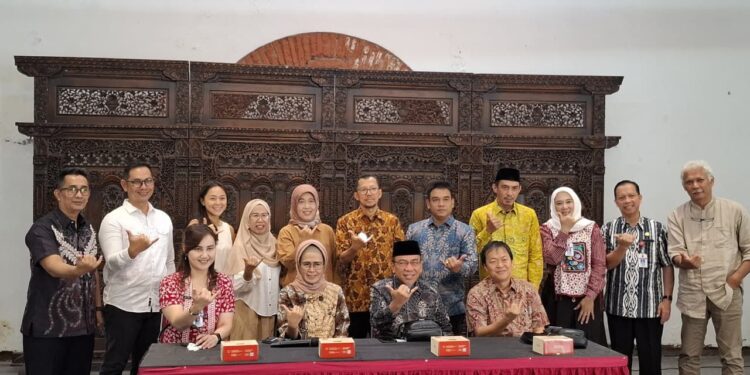 Mempercepat pengembangan kawasan bersejarah Kota Tua Padang, Pemerintah Kota Padang melakukan kegiatan benchmarking ke Kota Semarang, Provinsi Jawa Tengah, Rabu (12/11). (Foto:Ist)