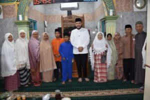 Wali Kota Padang Fadly Amran melakukan monitoring,  pelaksanaan program Subuh Mubarakah, salah satu aktivasi Program Unggulan (Progul) Smart Surau. (Foto:Ist)