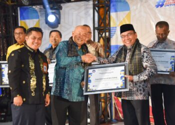Pemerintah Kota Padang memboyong empat penghargaan, pada Malam Apresiasi Balai Besar Penjaminan Mutu Pendidikan (BBPMP) Provinsi Sumatera Barat (Sumbar), yang berlangsung di Kantor BBPMP Sumbar, Jumat malam (21/11).(Foto:Ist)