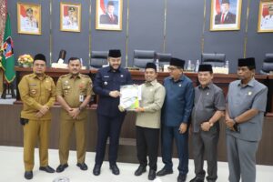 Dewan Perkilan Rakyat Daerah (DPRD) Kota Padang menggelar, sidang  paripurna dengan agenda penyampaian Program Pembentukan Peraturan Daerah atau disebut juga Propemperda tahun 2026, Senin (24/11).
