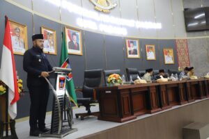 Walikota Padang Fadli Amran saat menyampaikan sambutannya pada sidang paripurna DPRD Kota Padang.