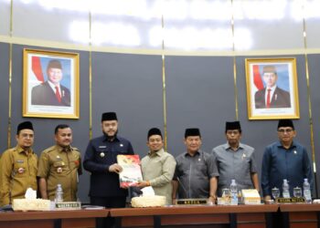 DPRD Kota Padang Gelar Sidang Paripurna  Pandangan Fraksi-fraksi Terhadap Ranperda APBD Tahun 2026