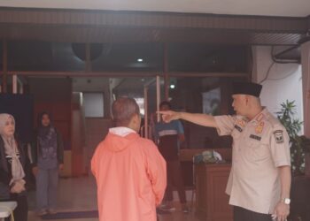 Mahyeldi Sidak Posko Bencana Sumbar, Pastikan Layanan Siaga dan Informasi Akurat