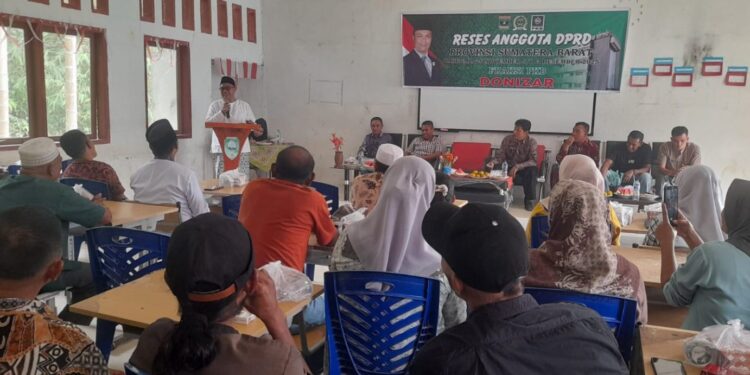 Anggota DPRD Sumatera Barat, Fraksi PKB Donizar, menggelar reses di Nagari Silayang, Kecamatan Mapattunggul Selatan, Kabupaten Pasaman.[foto : ist]